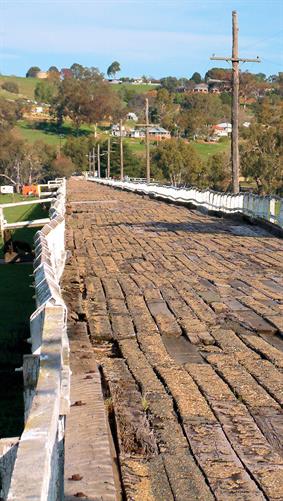 Gundagai Rail Bridge, NSW.
